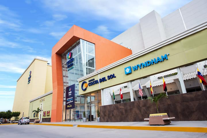 Exterior of Wyndham Costa del Sol Tumbes hotel in Tumbes, Other than US/Canada