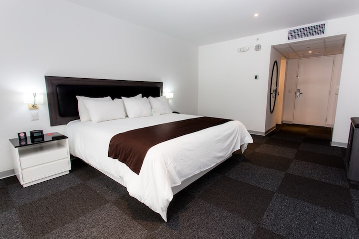 Guest room at the Wyndham Costa del Sol Tumbes in Tumbes, Other than US/Canada