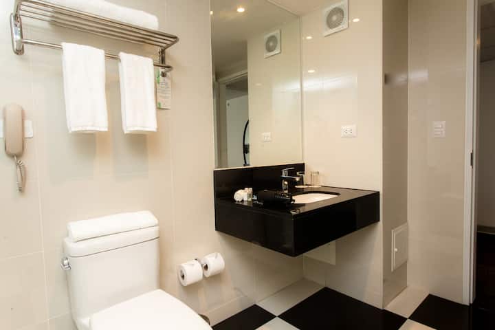 Guest room at the Wyndham Costa del Sol Tumbes in Tumbes, Other than US/Canada