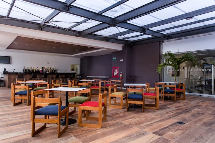 Wyndham Costa del Sol Tumbes restaurant in Tumbes, Other than US/Canada