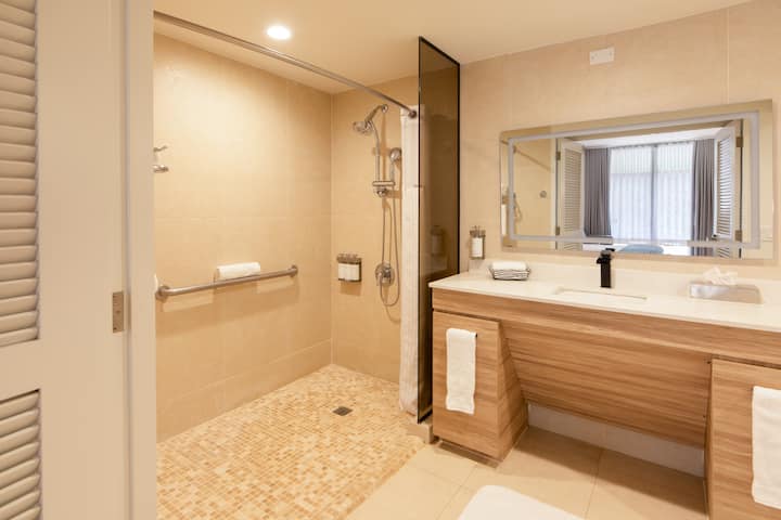 Guest room bath at the Wyndham Palmas Beach and Golf Boutique Resort in Humacao, Other than US/Canada