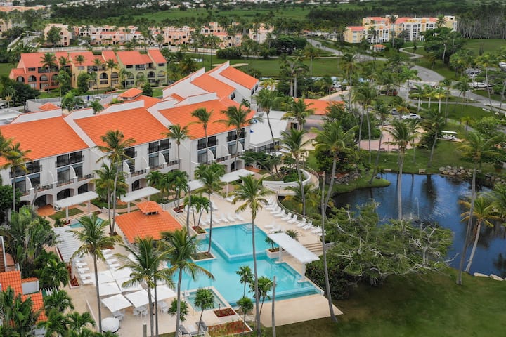 Exterior of Wyndham Palmas Beach and Golf Boutique Resort hotel in Humacao, Other than US/Canada