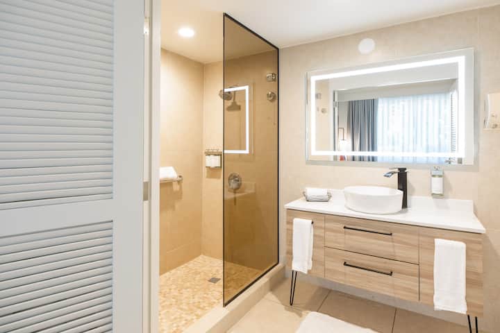 Guest room bath at the Wyndham Palmas Beach and Golf Boutique Resort in Humacao, Other than US/Canada