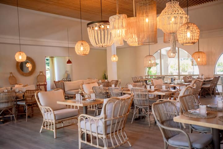 Wyndham Palmas Beach and Golf Boutique Resort restaurant in Humacao, Other than US/Canada