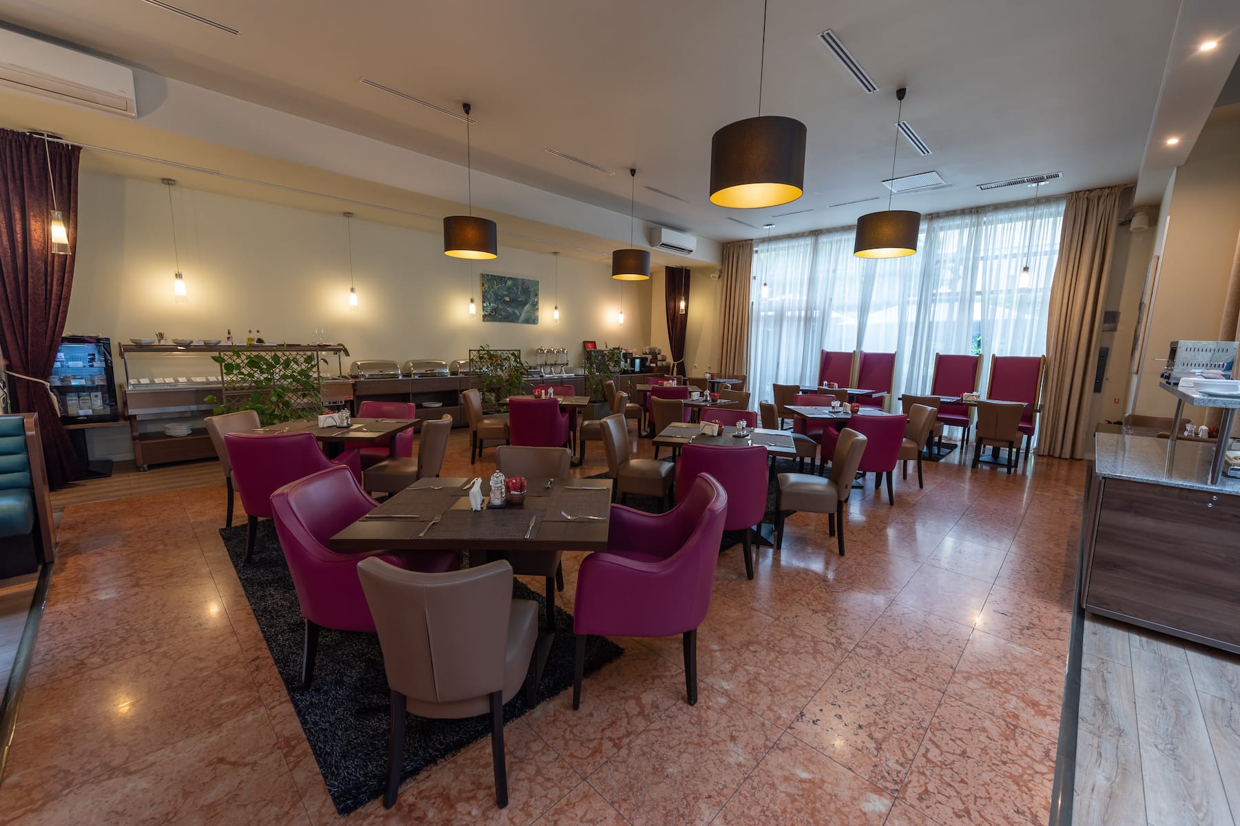 Wyndham Cluj restaurant in Cluj-Napoca, Other than US/Canada