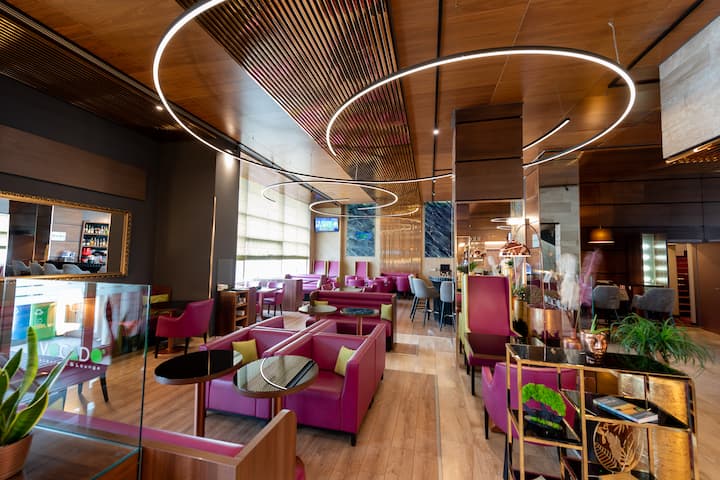 Wyndham Cluj restaurant in Cluj-Napoca, Other than US/Canada