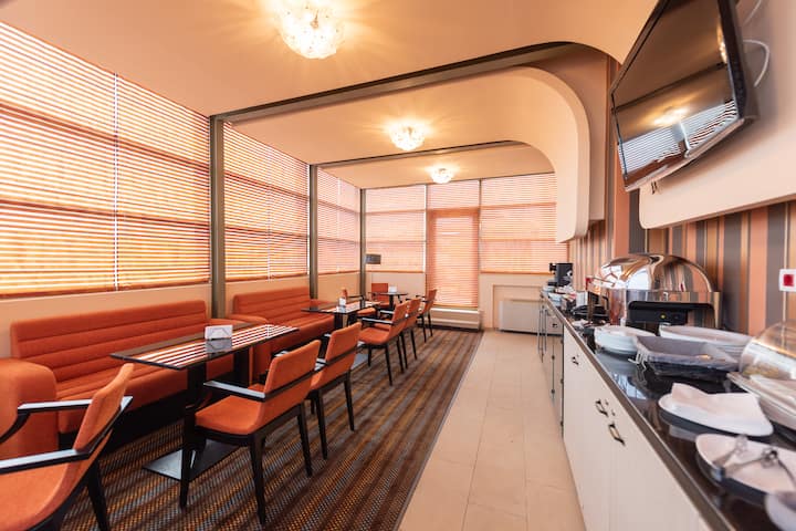 Wyndham Cluj restaurant in Cluj-Napoca, Other than US/Canada