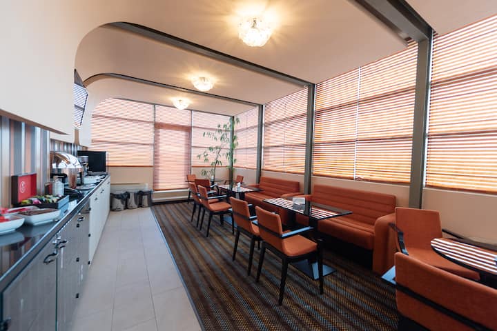 Wyndham Cluj restaurant in Cluj-Napoca, Other than US/Canada