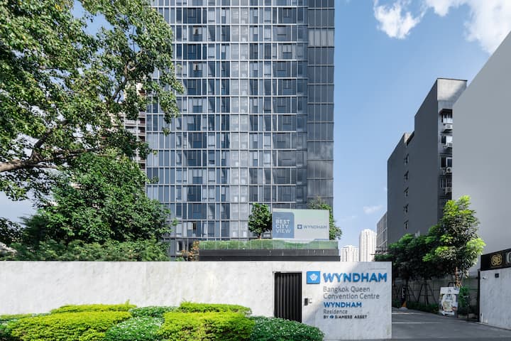Exterior of Wyndham Bangkok Queen Convention Centre hotel in Bangkok, Other than US/Canada