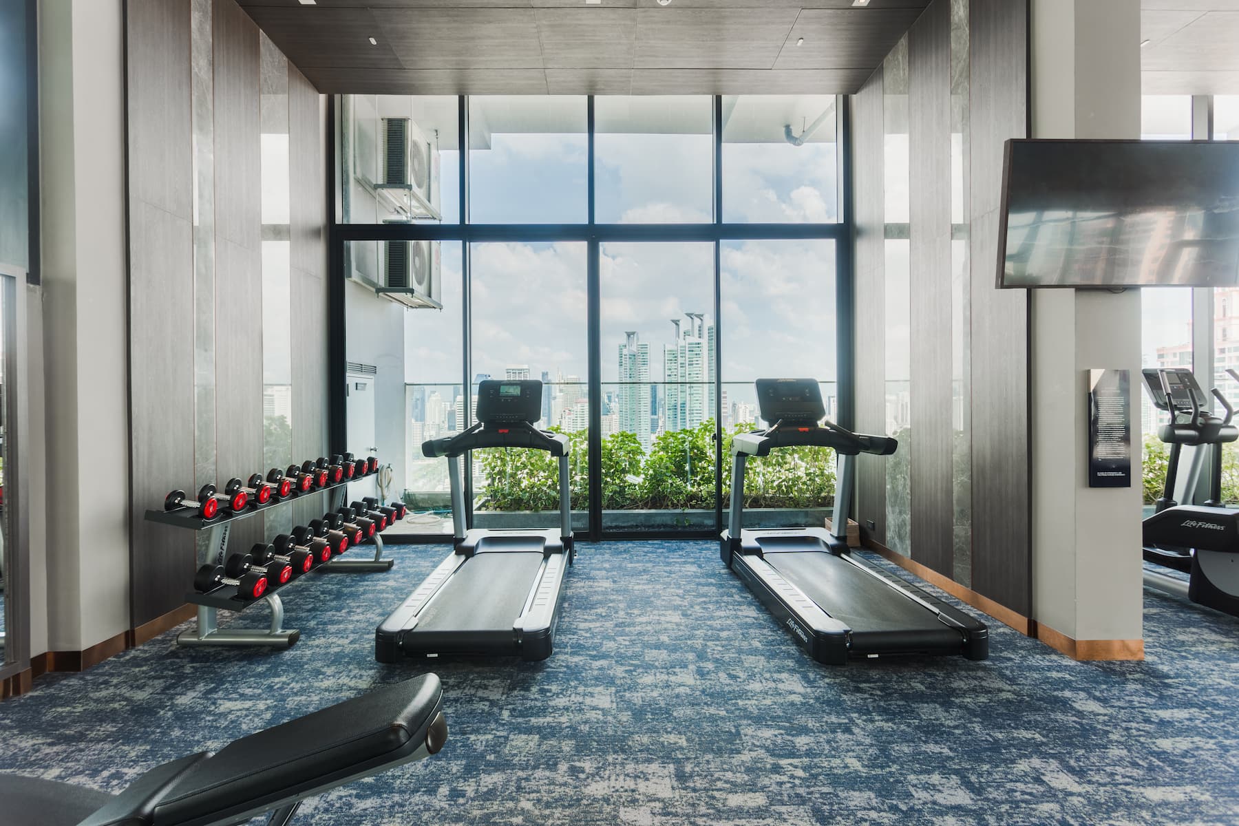Health club at Wyndham Bangkok Queen Convention Centre in Bangkok, Other than US/Canada