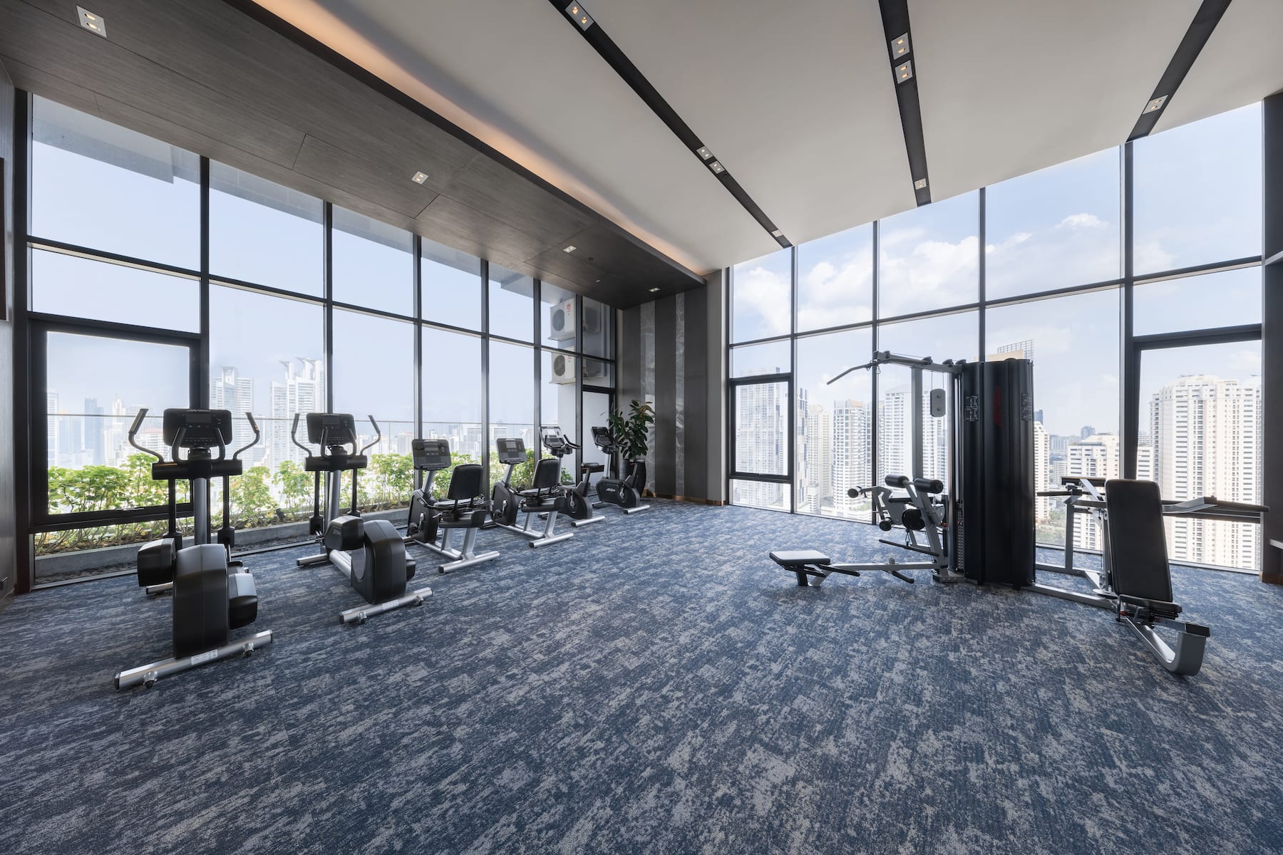 Fitness room at Wyndham Bangkok Queen Convention Centre in Bangkok, Other than US/Canada