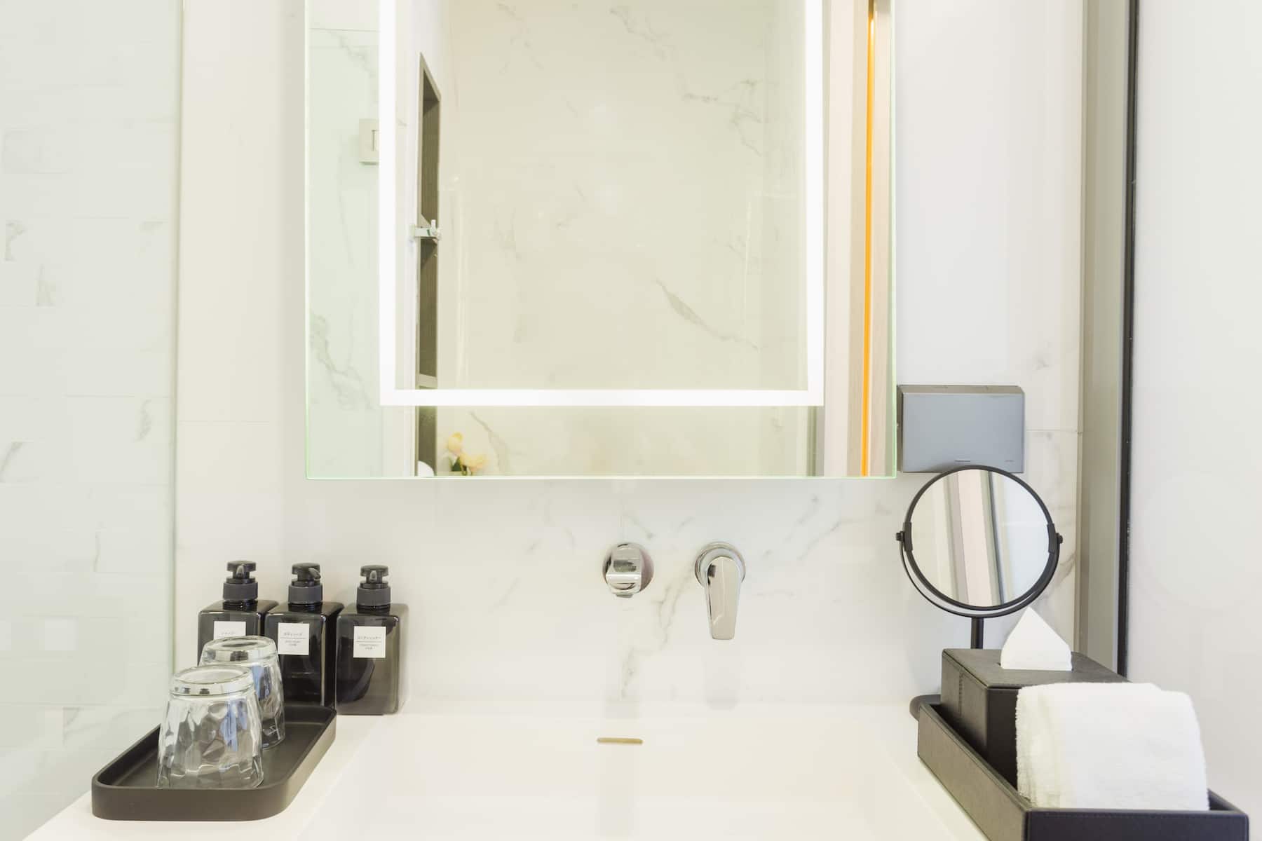 Guest room bath at the Wyndham Bangkok Queen Convention Centre in Bangkok, Other than US/Canada