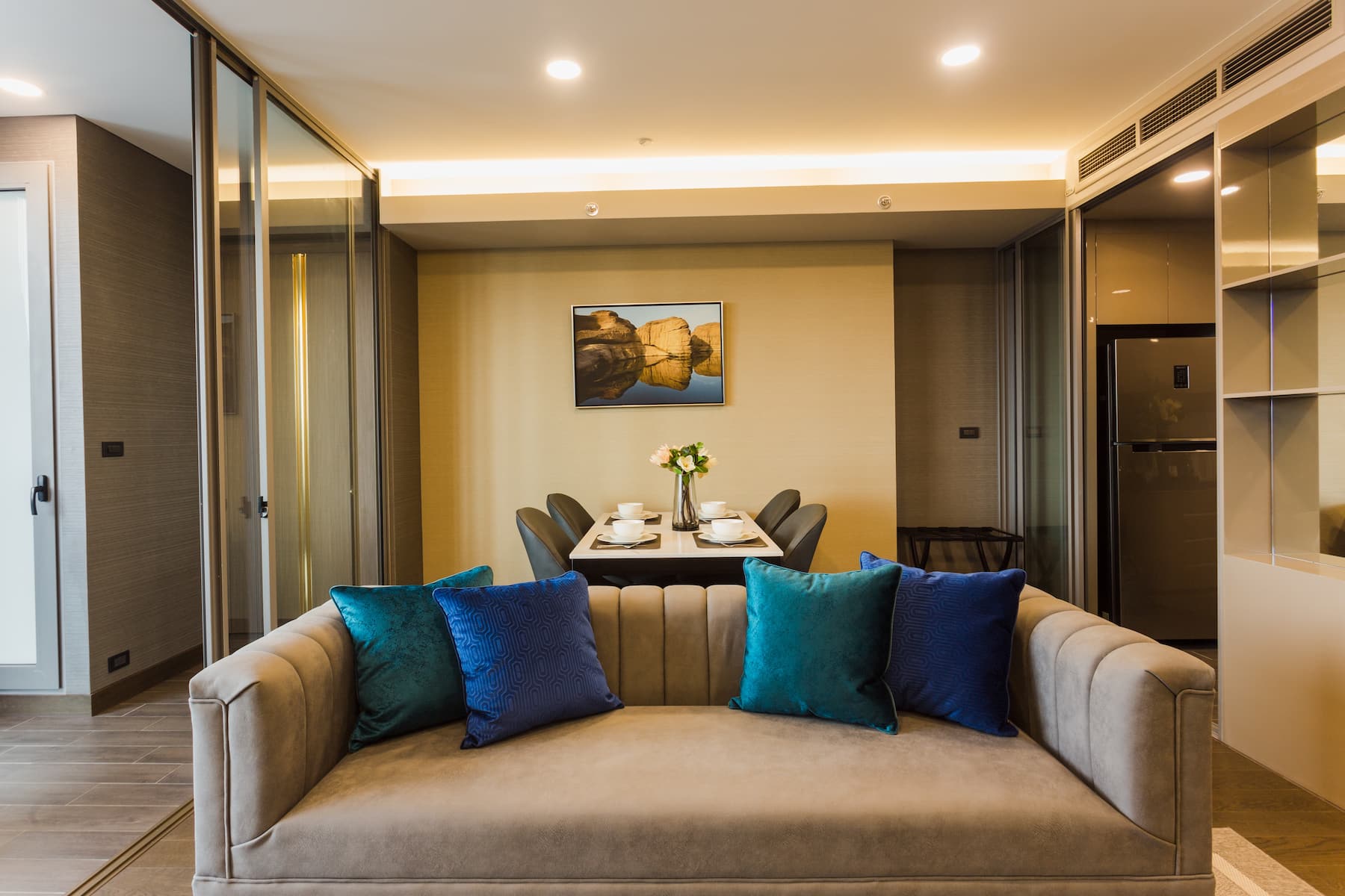 Guest room at the Wyndham Bangkok Queen Convention Centre in Bangkok, Other than US/Canada