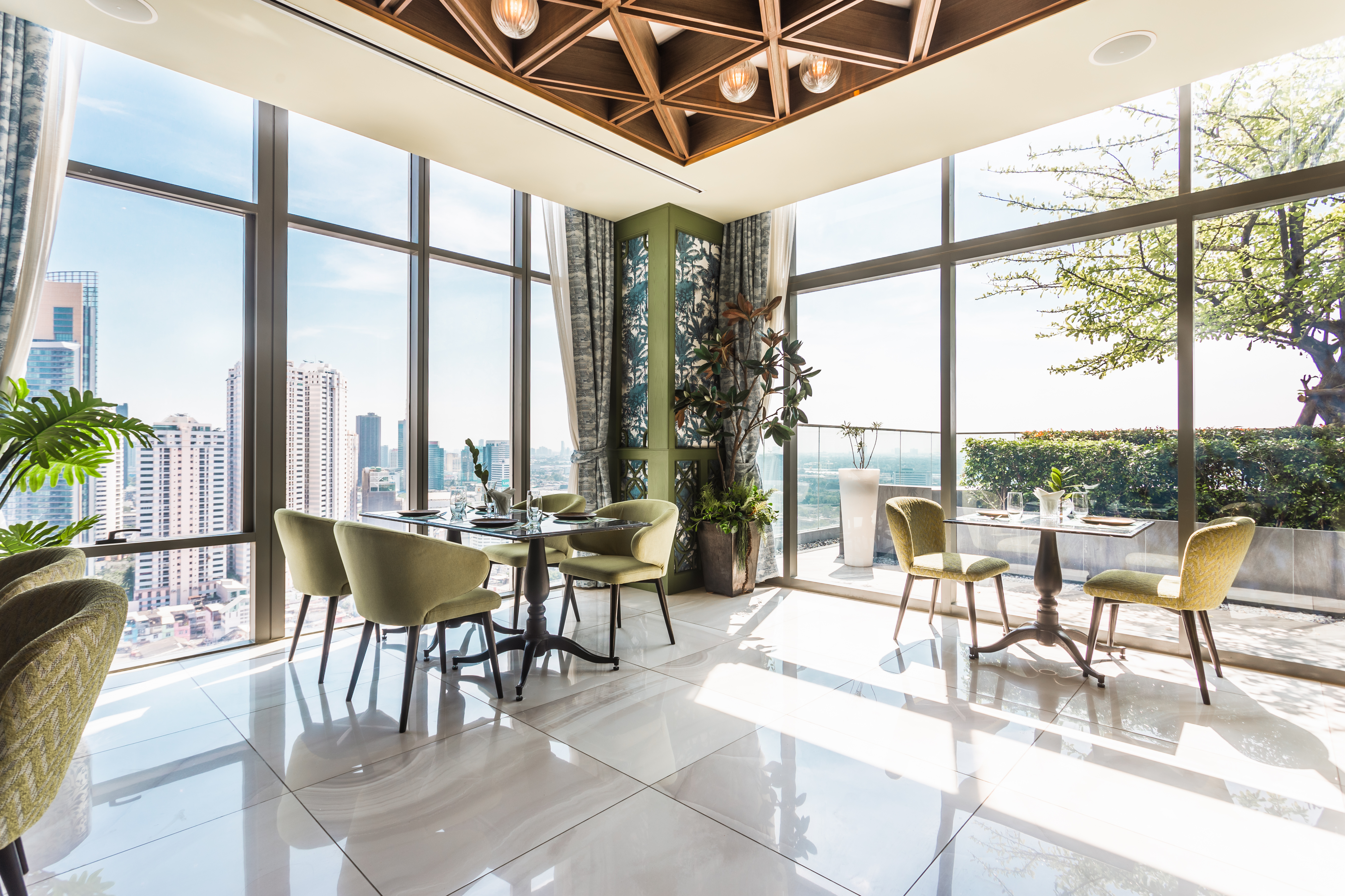 Wyndham Bangkok Queen Convention Centre restaurant in Bangkok, Other than US/Canada