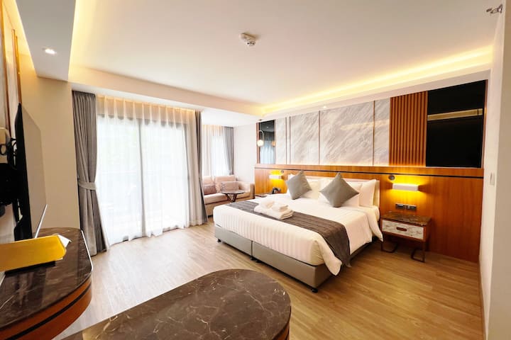 Guest room at the Wyndham Jomtien Pattaya in Chonburi, Other than US/Canada