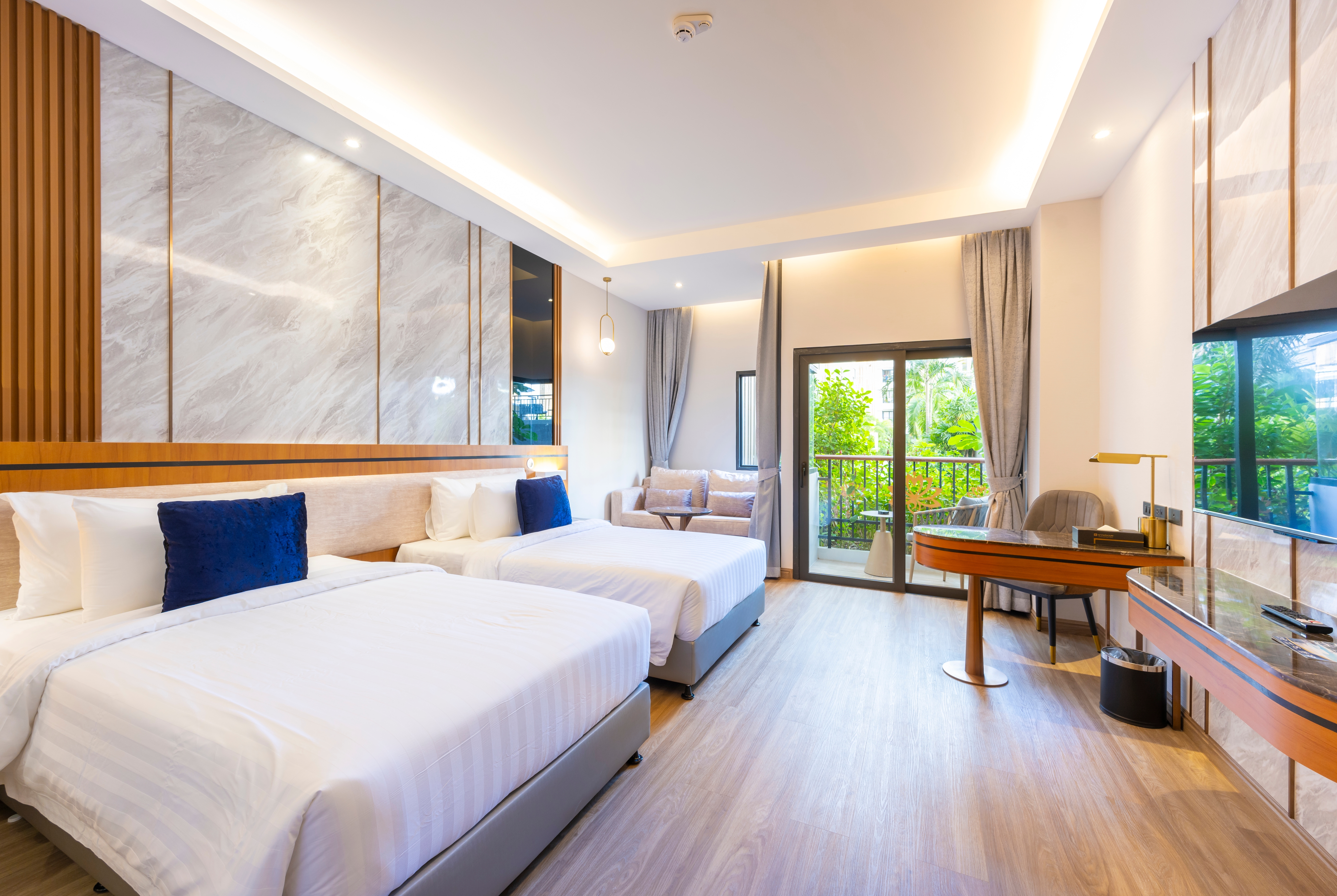 Double bed guest room at the Wyndham Jomtien Pattaya in Chonburi, Other than US/Canada