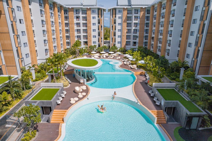 Pool at the Wyndham Jomtien Pattaya in Chonburi, Other than US/Canada