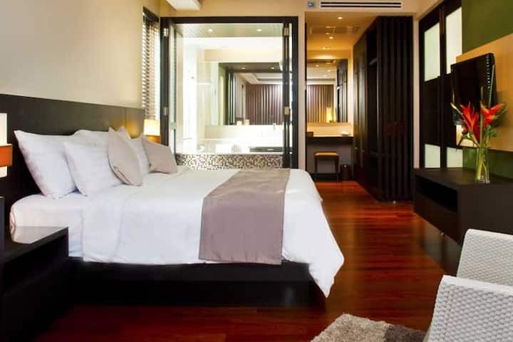 Guest room at the Wyndham Sea Pearl Resort Phuket in Phuket, Other than US/Canada