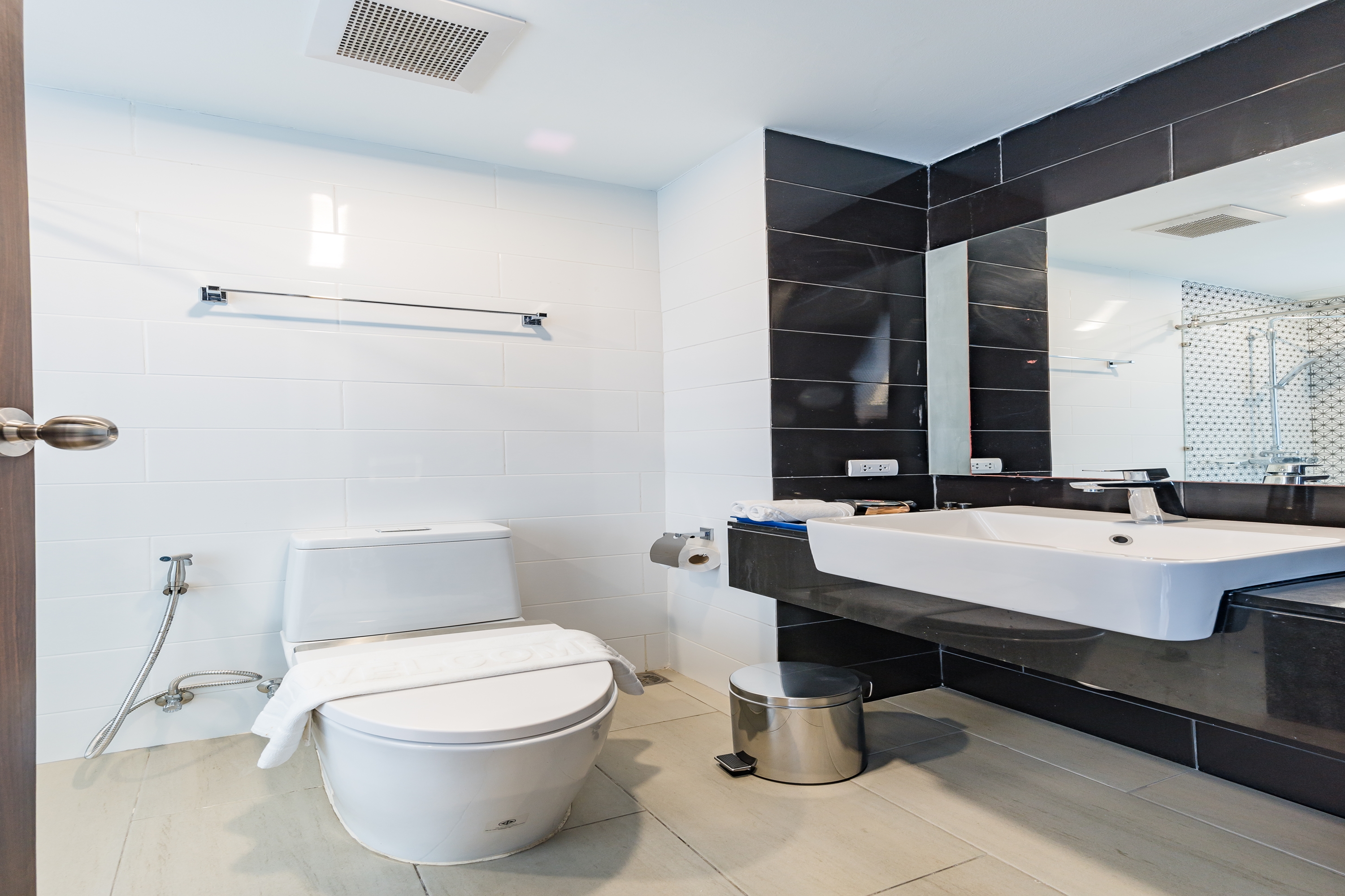 Guest room bath at the Wyndham Royal Lee Phuket in Phuket, Other than US/Canada