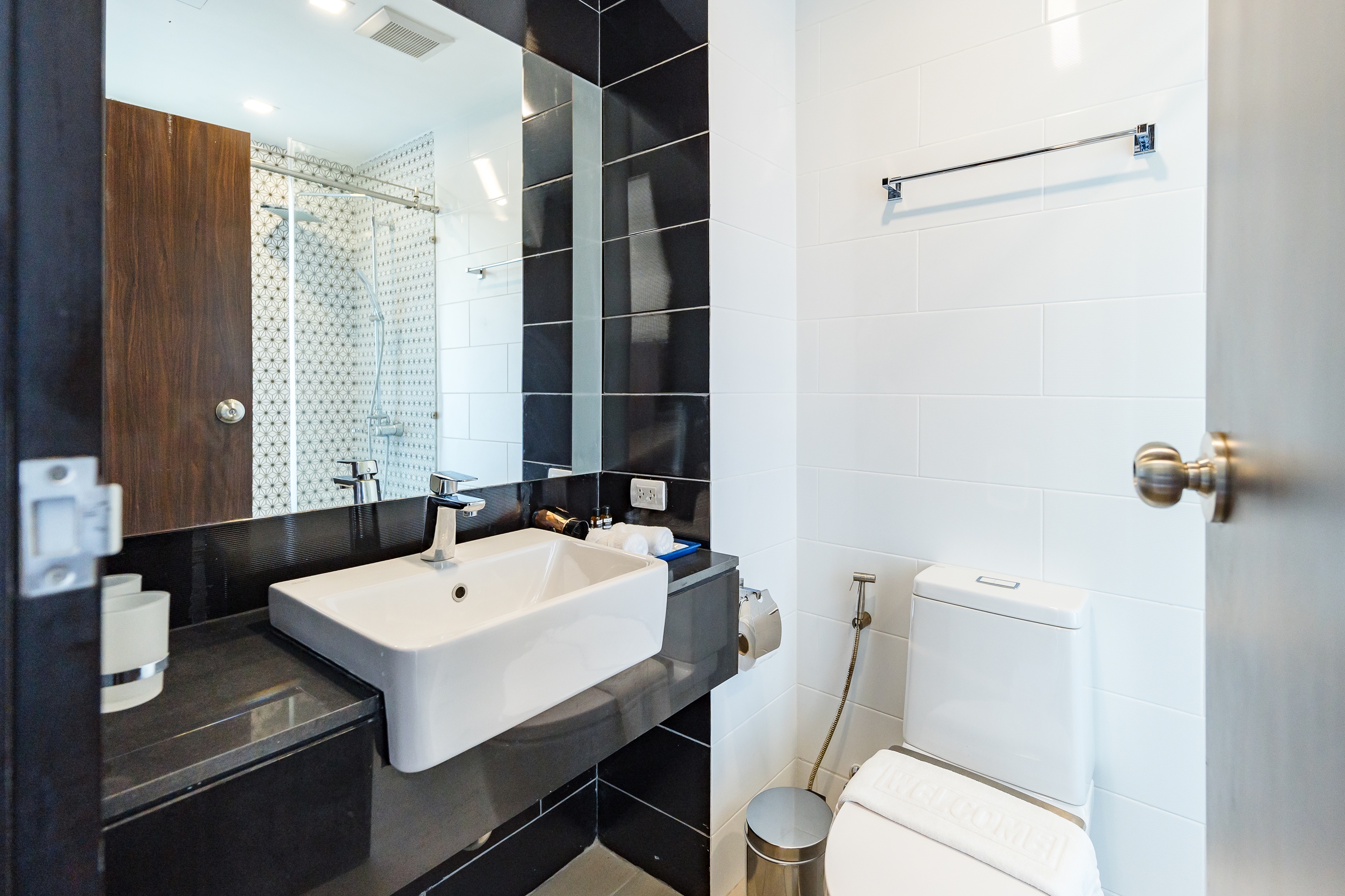 Guest room bath at the Wyndham Royal Lee Phuket in Phuket, Other than US/Canada