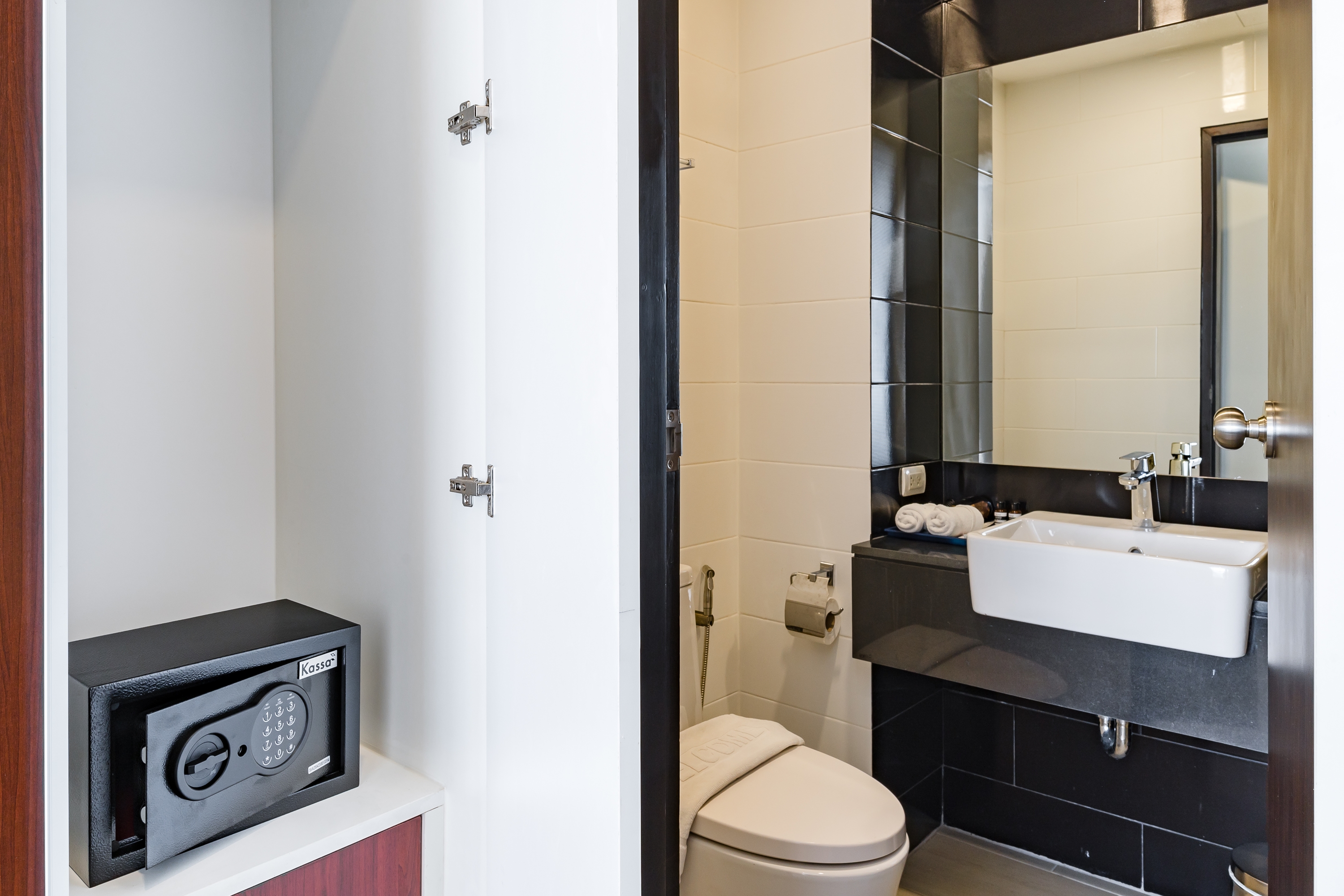 Guest room bath at the Wyndham Royal Lee Phuket in Phuket, Other than US/Canada