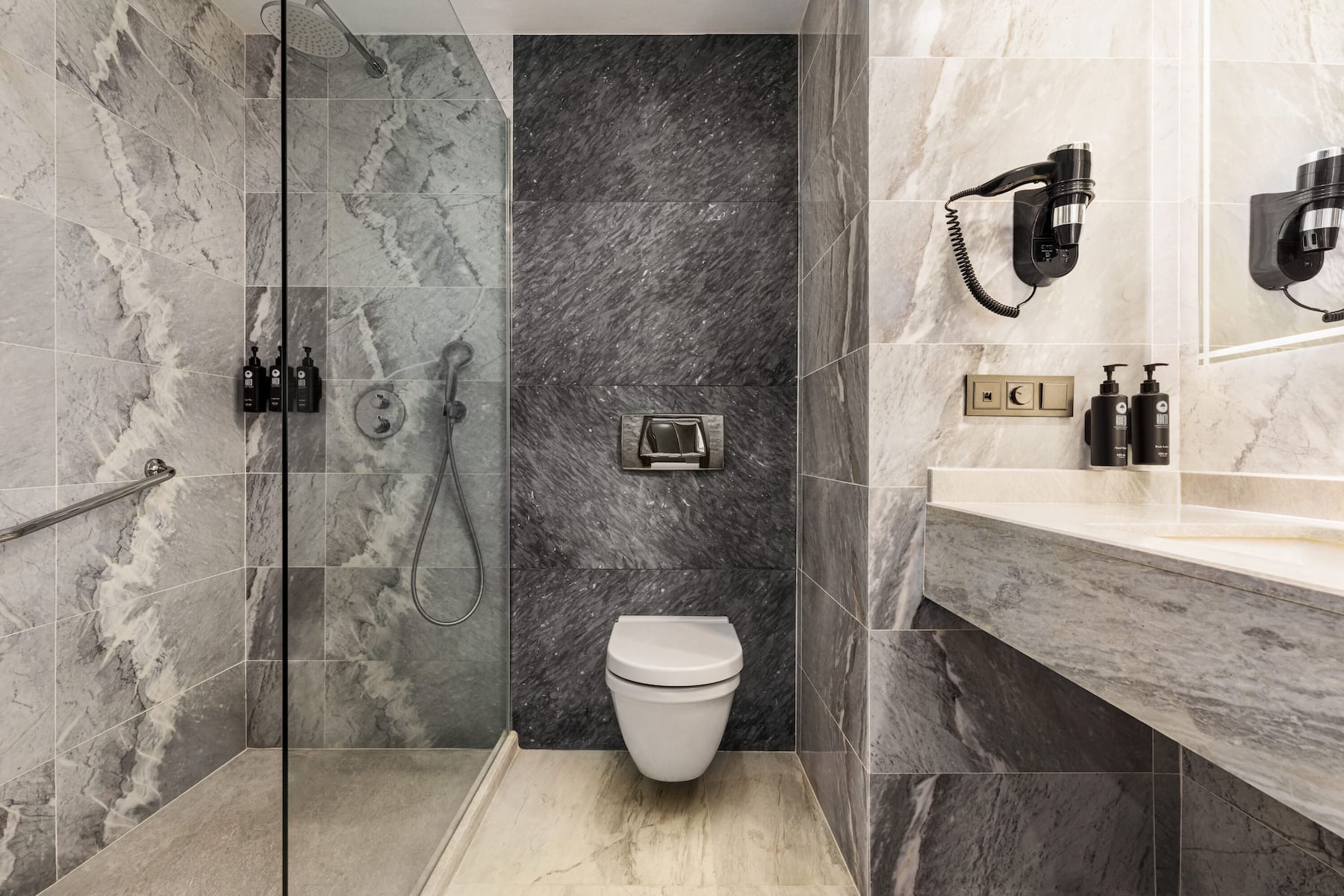 Guest room bath at the Wyndham Afyonkarahisar Thermal&Spa in Afyonkarahisar, Other than US/Canada