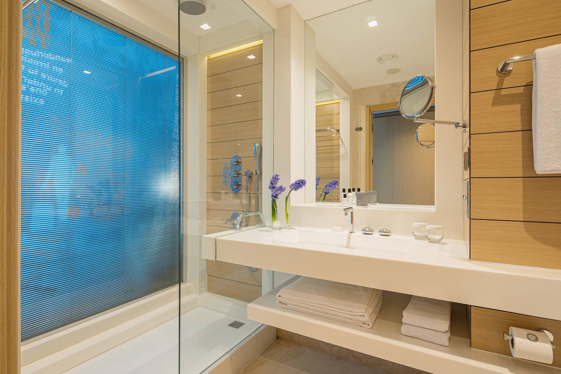 Guest room bath at the Wyndham Ankara in Ankara, Other than US/Canada