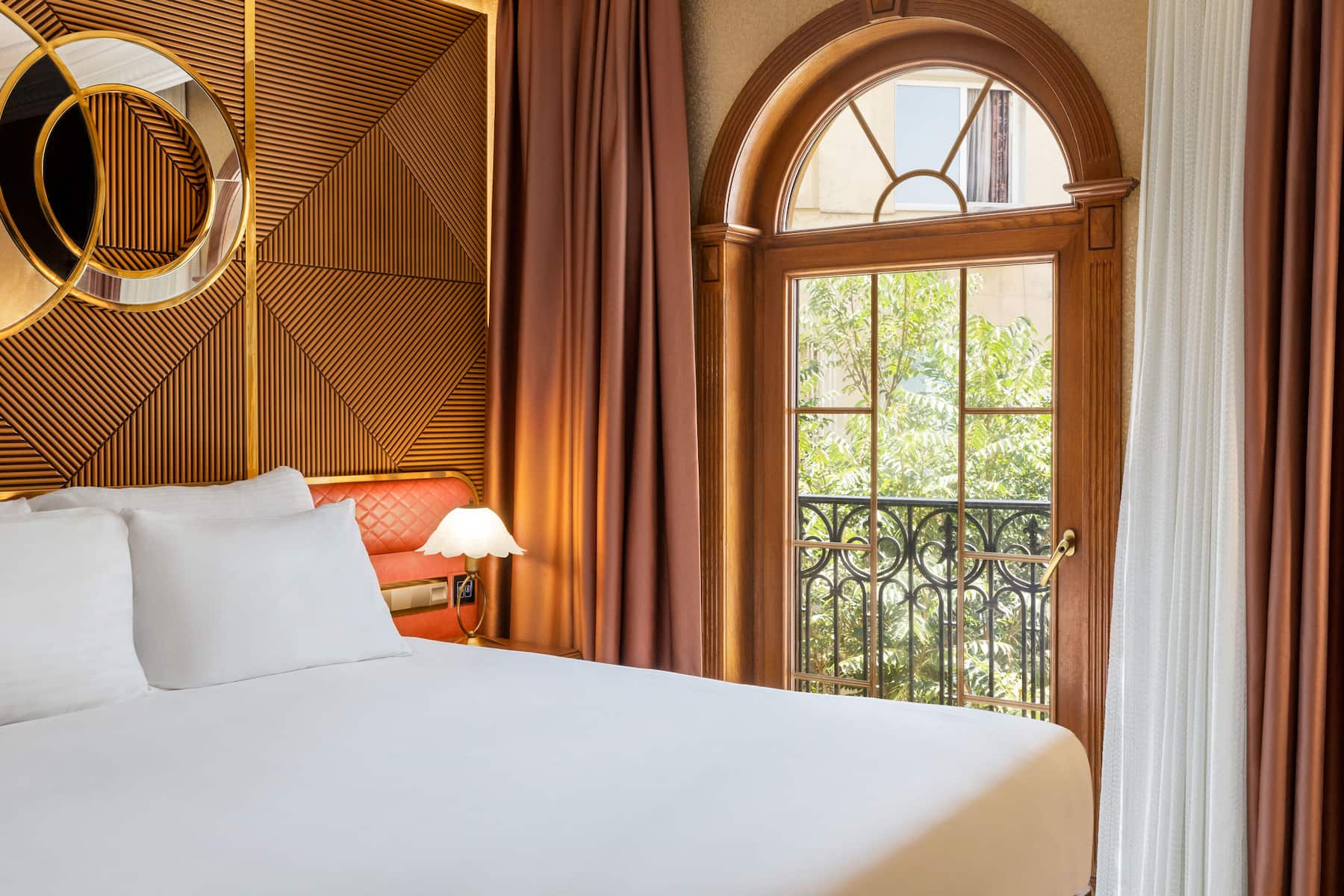 Double bed guest room at the Wyndham Istanbul Old City in Istanbul, Other than US/Canada