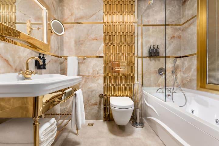 Guest room bath at the Wyndham Istanbul Old City in Istanbul, Other than US/Canada