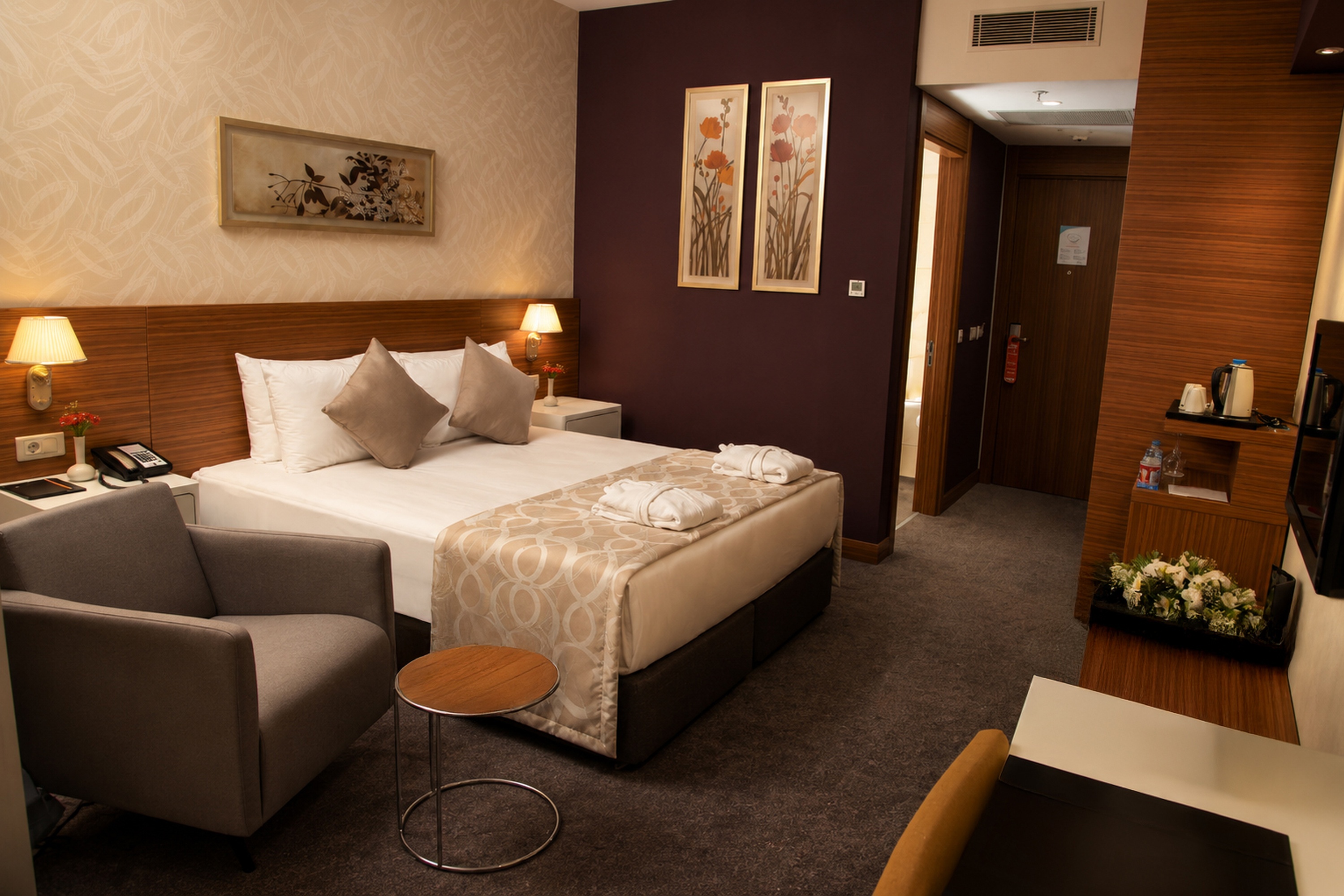 Guest room at the Wyndham Istanbul Asia Airport in Kocaeli, Other than US/Canada