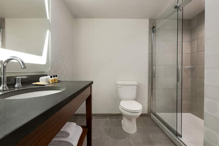 Guest room bath at the Wyndham Fort Smith City Center in Fort Smith, Arkansas