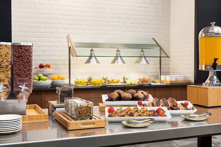 Free breakfast at Wyndham Fort Smith City Center in Fort Smith, Arkansas