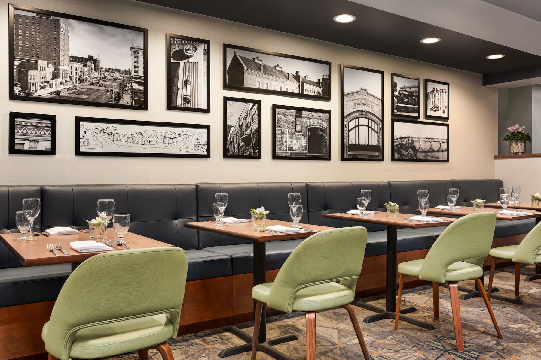 Wyndham Fort Smith City Center restaurant main dining in Fort Smith, Arkansas