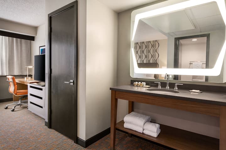 Wyndham Fort Smith City Center suite in Fort Smith, Arkansas
