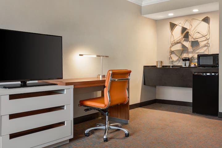 Wyndham Fort Smith City Center suite in Fort Smith, Arkansas