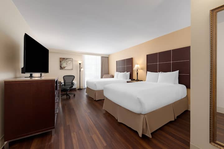 Guest room at the Wyndham Riverfront Little Rock in North Little Rock, Arkansas
