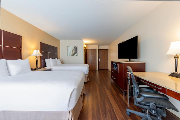 Guest room at the Wyndham Riverfront Little Rock in North Little Rock, Arkansas