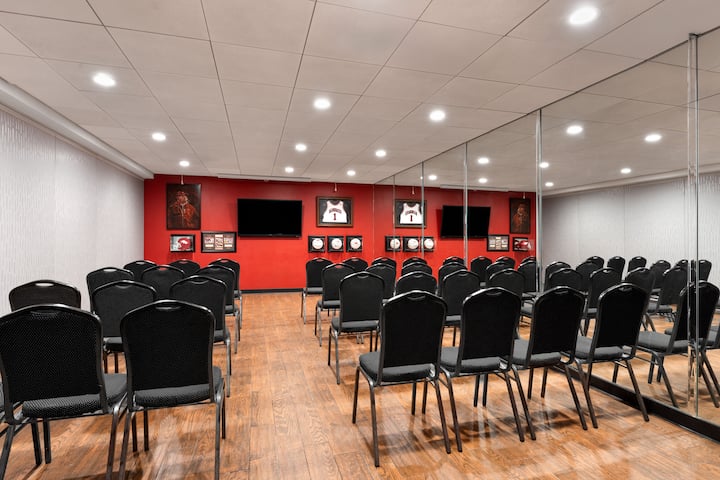 Meeting room at Wyndham Riverfront Little Rock in North Little Rock, Arkansas