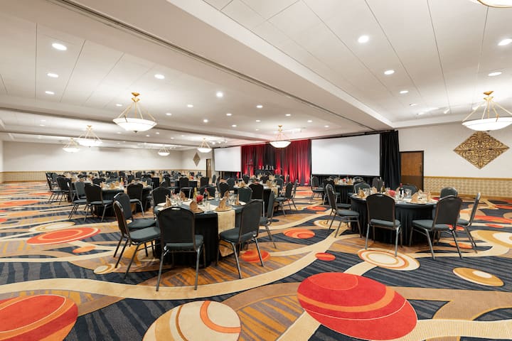 Meeting room at Wyndham Riverfront Little Rock in North Little Rock, Arkansas