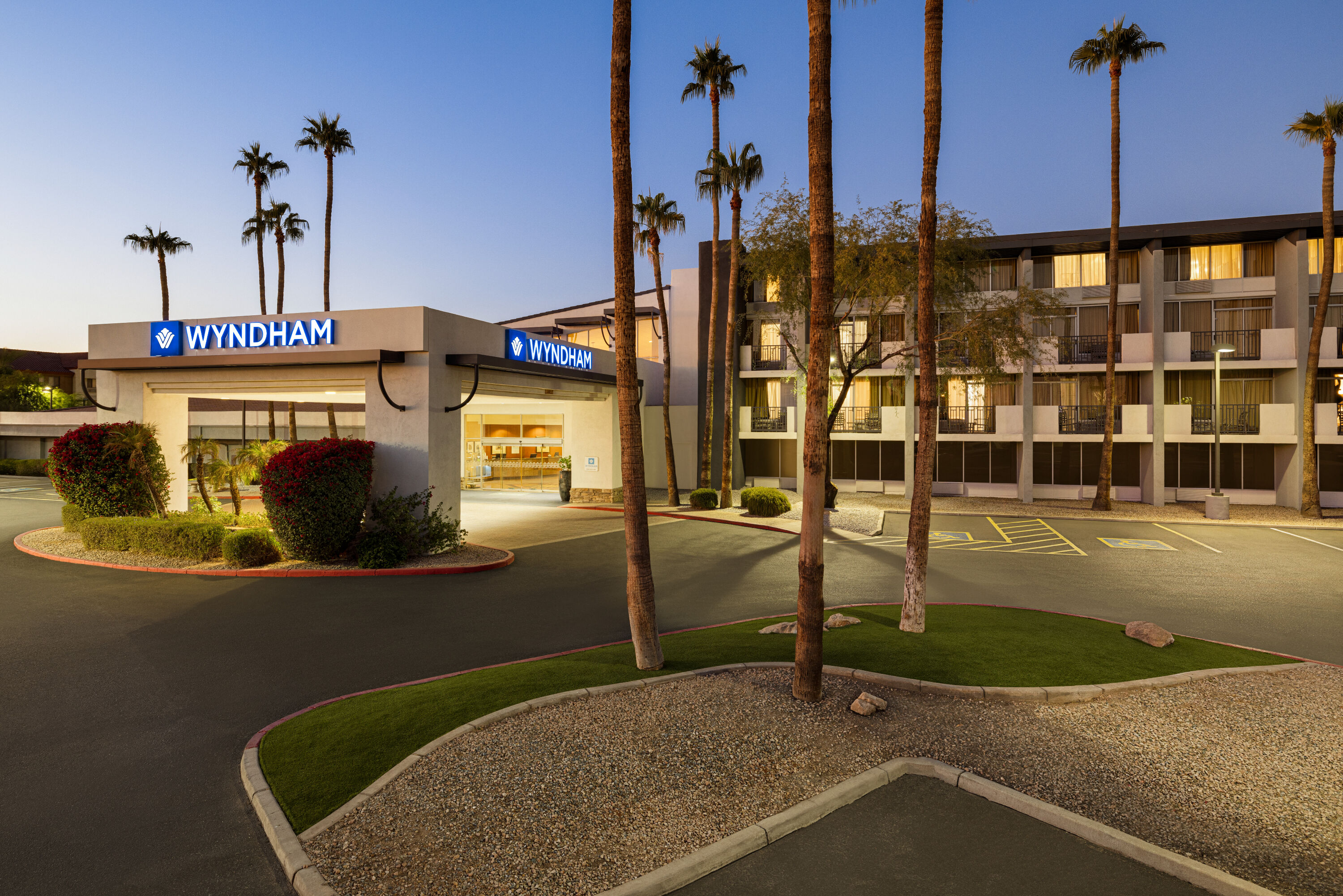 Exterior of Wyndham Phoenix Airport/Tempe hotel in Tempe, Arizona
