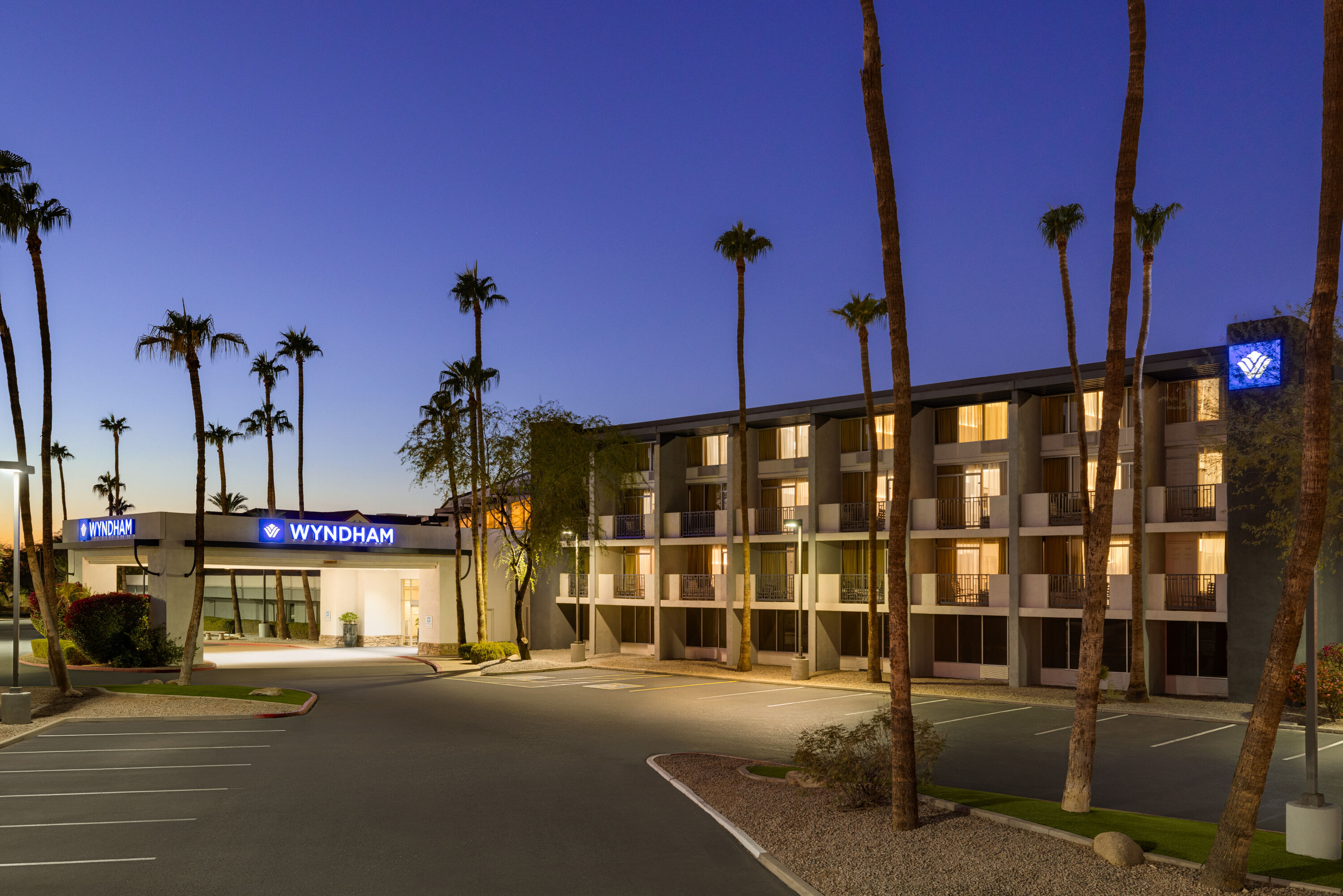 Exterior of Wyndham Phoenix Airport/Tempe hotel in Tempe, Arizona