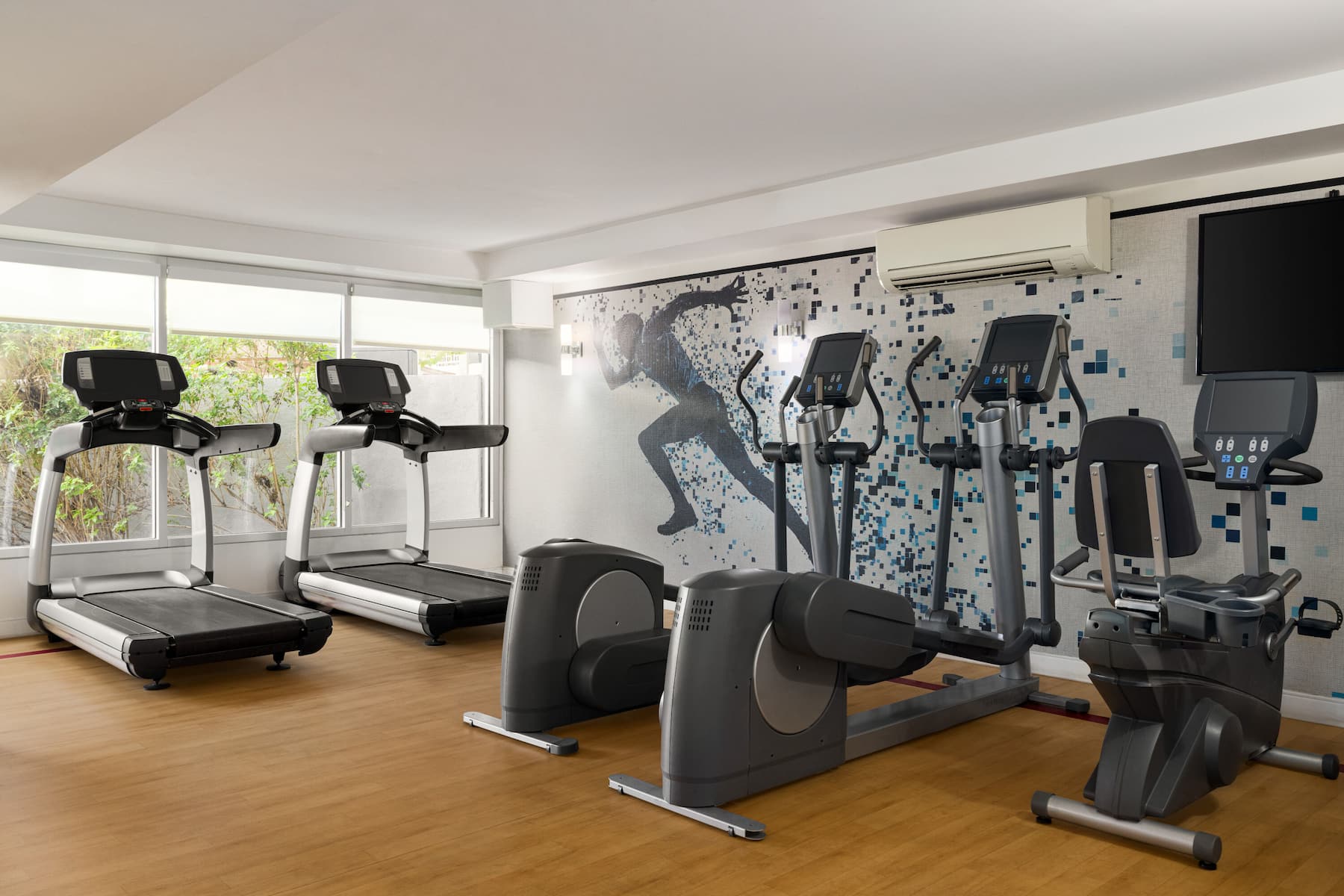 Fitness room at Wyndham Phoenix Airport/Tempe in Tempe, Arizona