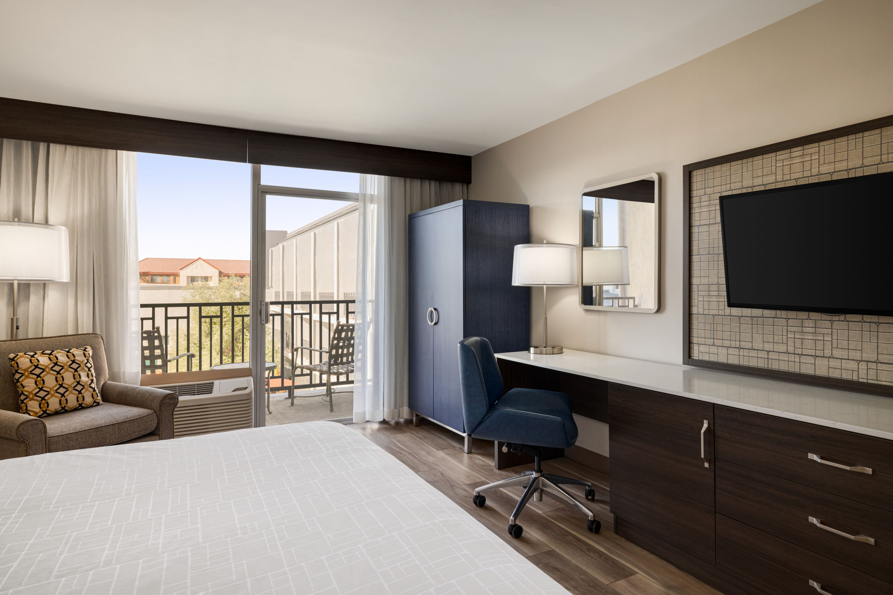 Guest room at the Wyndham Phoenix Airport/Tempe in Tempe, Arizona