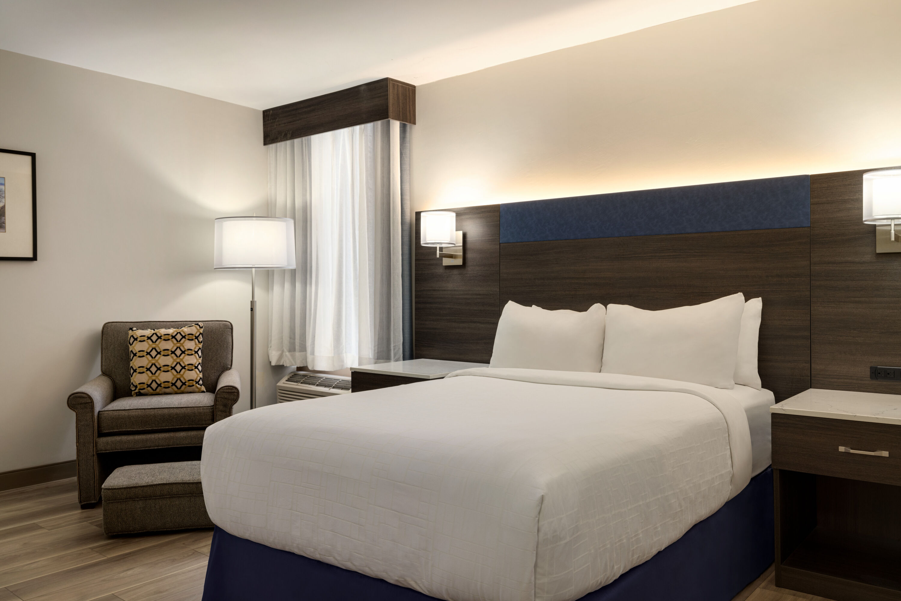 Guest room at the Wyndham Phoenix Airport/Tempe in Tempe, Arizona