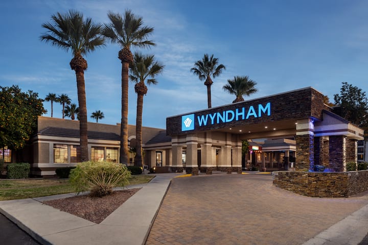 Exterior of Wyndham Tucson Airport Hotel & Conference Center hotel in Tucson, Arizona