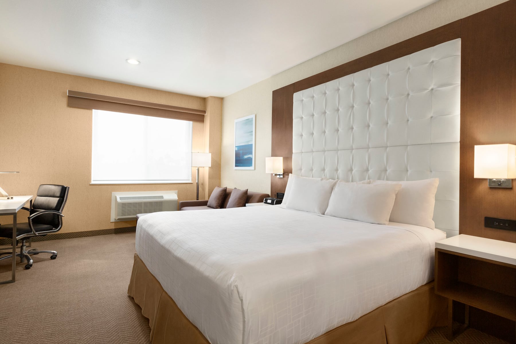 Guest room at the Wyndham Anaheim in Anaheim, California