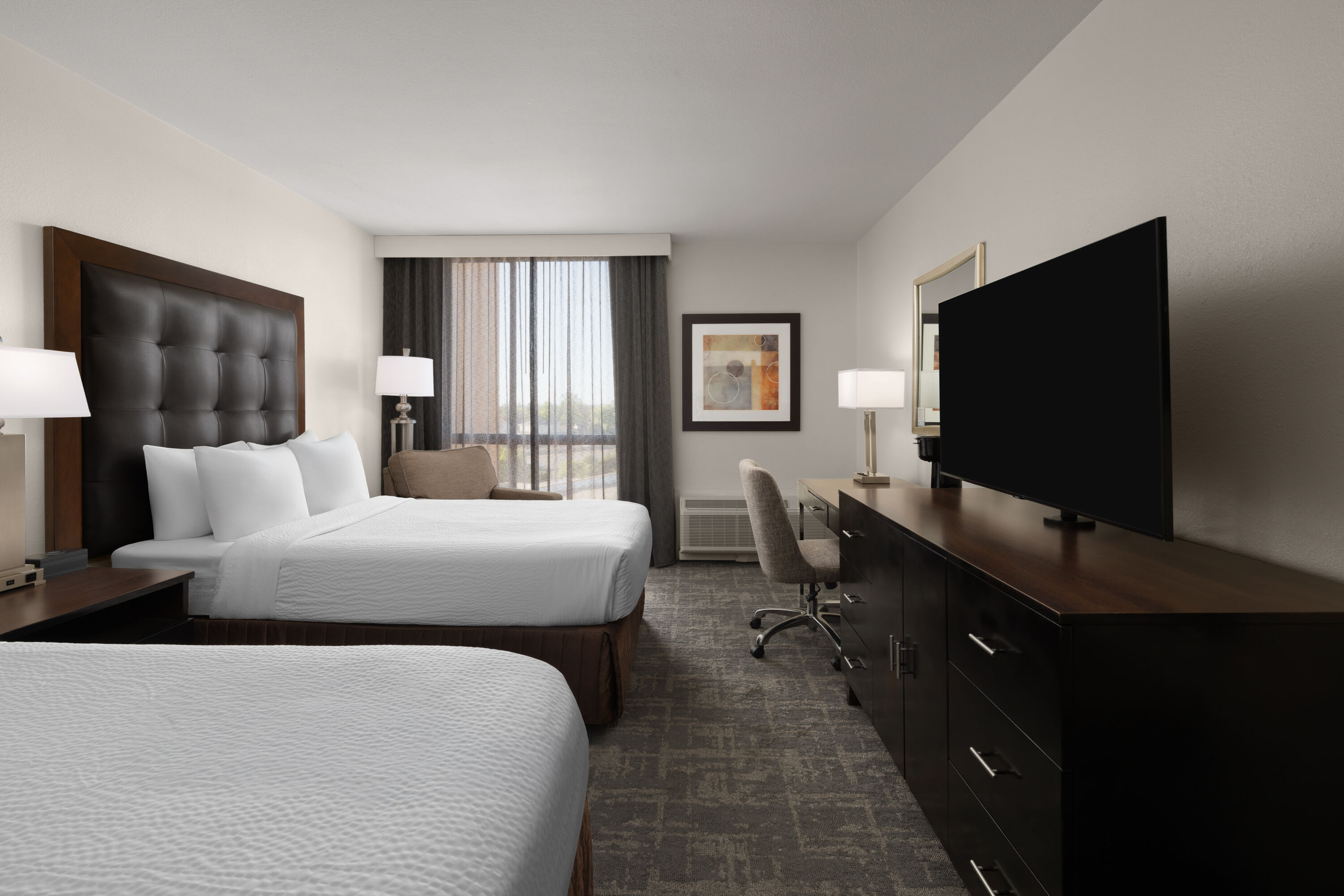 Guest room at the Wyndham Sacramento in Sacramento, California