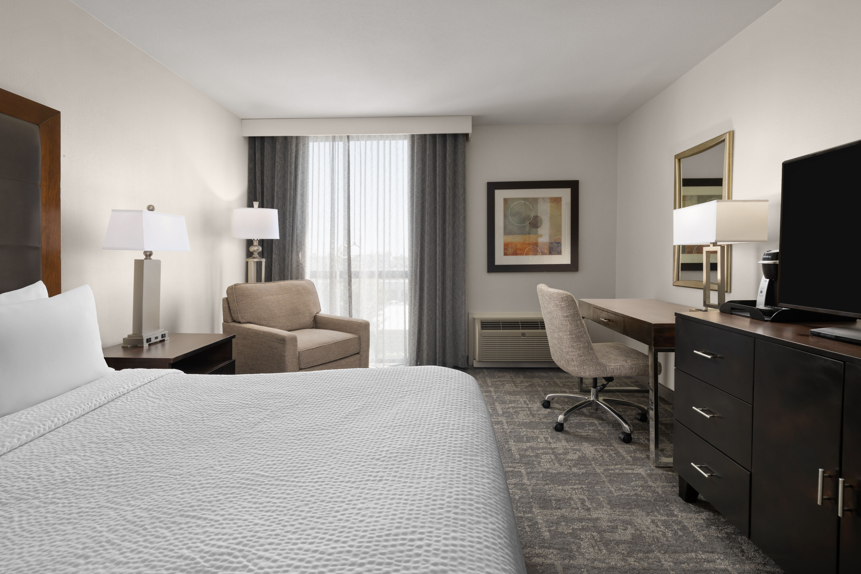Guest room at the Wyndham Sacramento in Sacramento, California