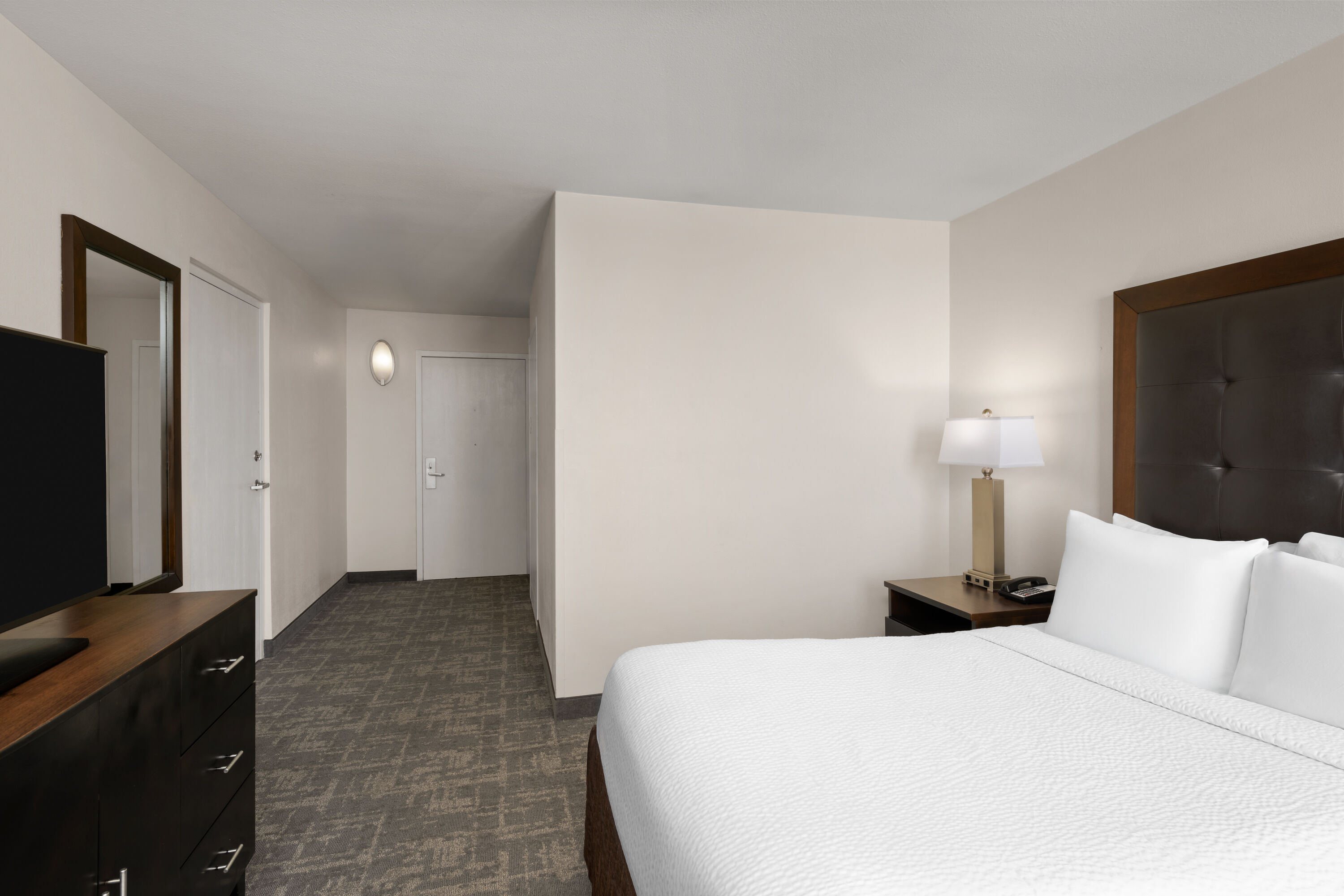 Guest room at the Wyndham Sacramento in Sacramento, California