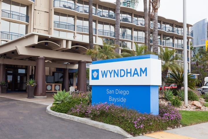 Exterior Day Image of Wyndham San Diego Bayside hotel in San Diego, California